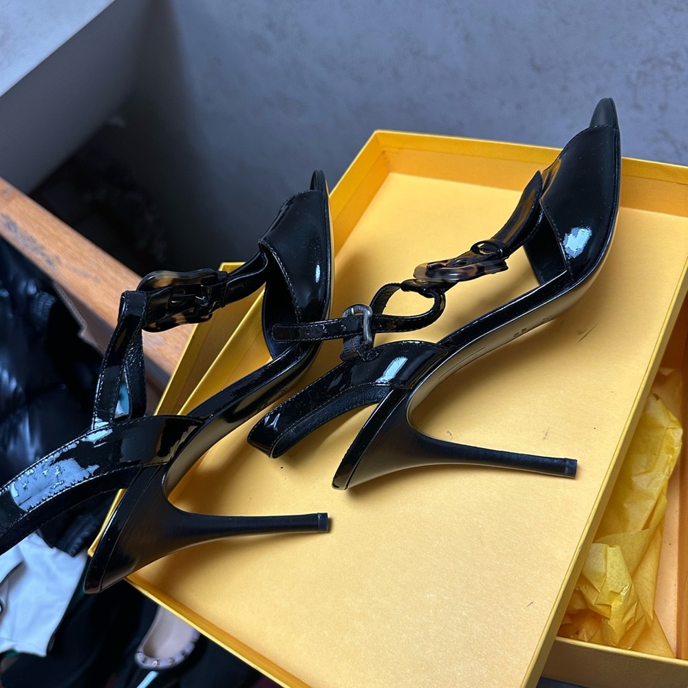 Fendi Black Patent Leather Heeled Sandals with Tortoiseshell Buckle - Picture 9 of 9